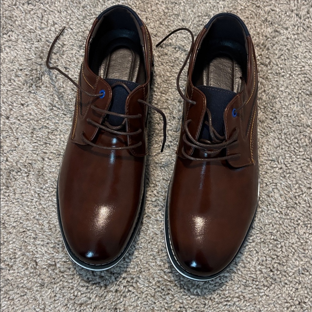NWOT Men’s Casual/Dress Shoes “Classic Comfort” size 11 Brown